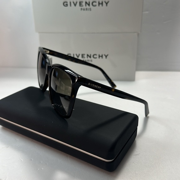 New Authentic GIVENCHY GV 7199/S - 086 HA HAVANA Sunglasses - Picture 16 of 16